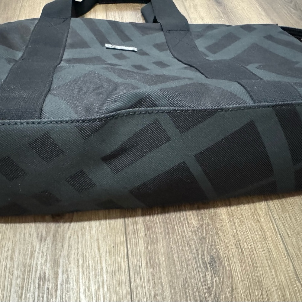 BURBERRY Fragrances Plaid Large Canvas Duffle Tote Bag Nova Check Black Unisex - Picture 3 of 7
